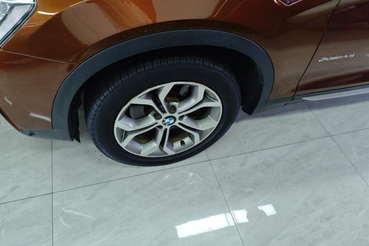 Used BMW X4 2014 xDrive20i X Design Package Left Front Wheel Hub