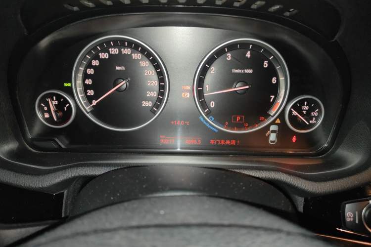Used BMW X4 2014 xDrive20i X Design Package Odometer Close Up