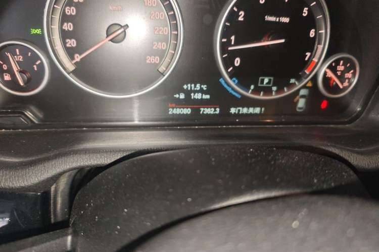 Used BMW X4 2014 xDrive20i X Design Package Odometer Close Up