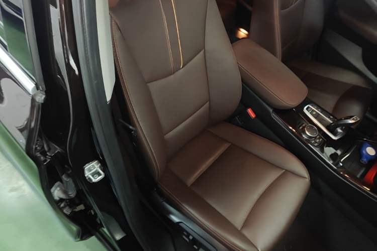 Used BMW X4 2014 xDrive20i X Design Package Right Front Seat