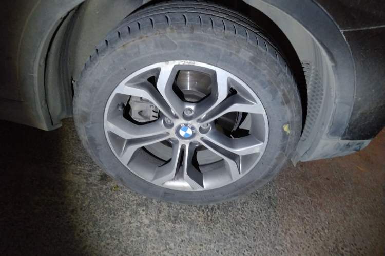 Used BMW X4 2014 xDrive20i X Design Package Right Front Wheel Hub