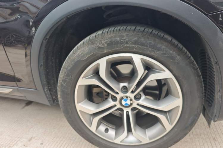 Used BMW X4 2014 xDrive20i X Design Package Right Front Wheel Hub
