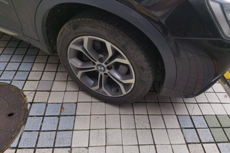 Used BMW X4 2014 xDrive20i X Design Package Right Front Wheel Hub