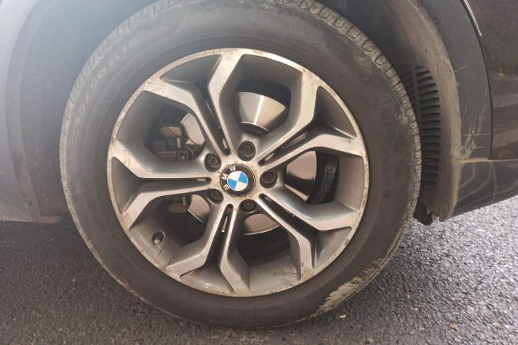 Used BMW X4 2014 xDrive20i X Design Package Right Front Wheel Hub