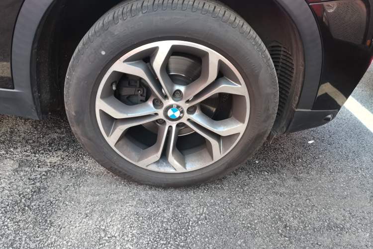 Used BMW X4 2014 xDrive20i X Design Package Right Front Wheel Hub