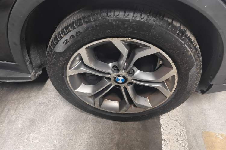 Used BMW X4 2014 xDrive20i X Design Package Right Front Wheel Hub