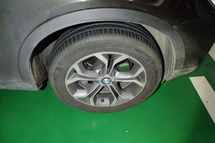 Used BMW X4 2014 xDrive20i X Design Package Right Front Wheel Hub