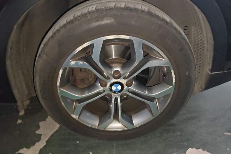 Used BMW X4 2014 xDrive20i X Design Package Right Front Wheel Hub