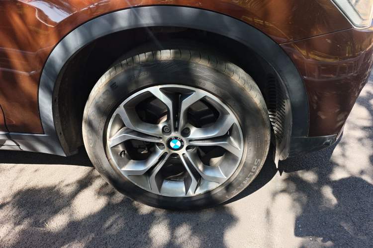 Used BMW X4 2014 xDrive20i X Design Package Right Front Wheel Hub