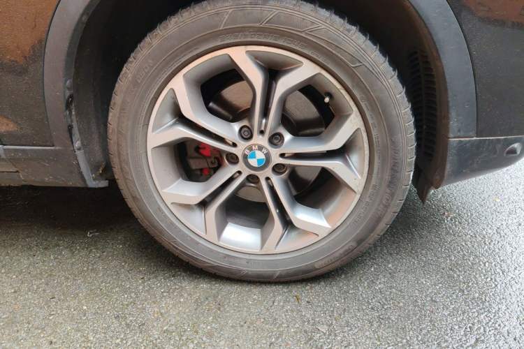Used BMW X4 2014 xDrive20i X Design Package Right Front Wheel Hub