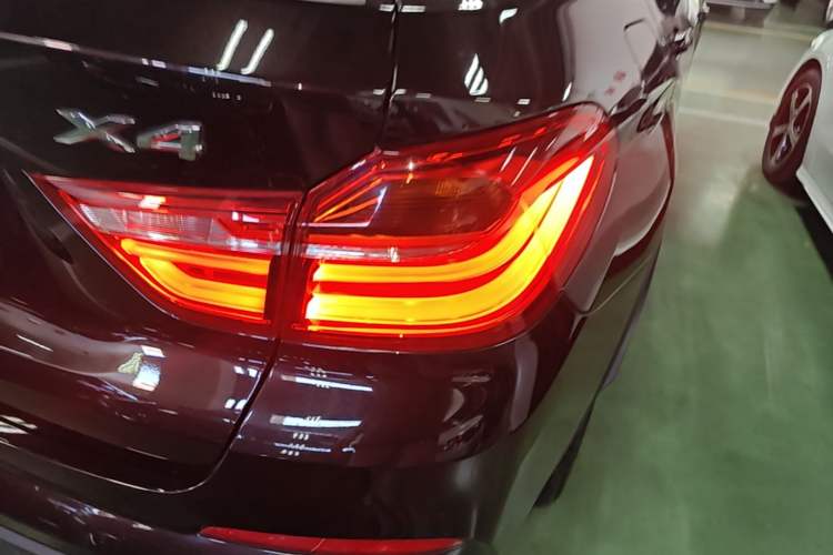 Used BMW X4 2014 xDrive20i X Design Package Right Rear Taillight