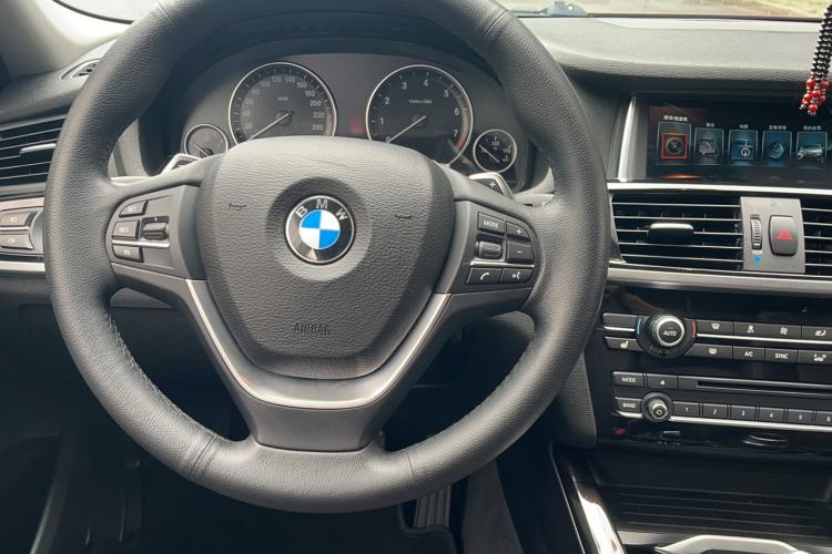Used BMW X4 2014 xDrive20i X Design Package Steering Wheel