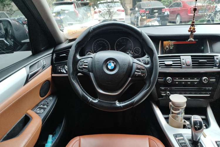 Used BMW X4 2014 xDrive28i Leading Model Steering Wheel