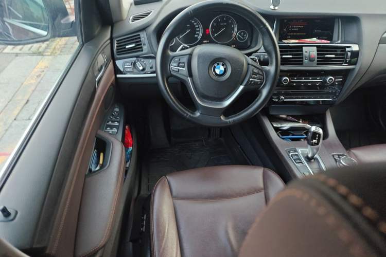 Used BMW X4 2014 xDrive20i X Design Package Steering Wheel