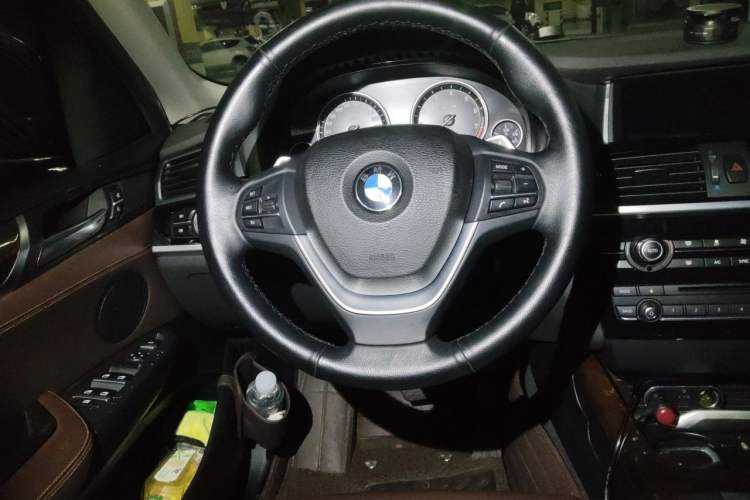 Used BMW X4 2014 xDrive20i X Design Package Steering Wheel