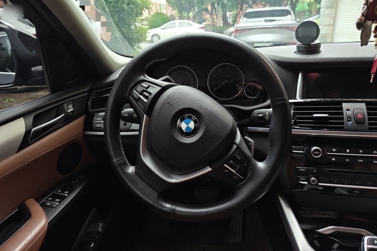 Used BMW X4 2014 xDrive28i Leading Model Steering Wheel