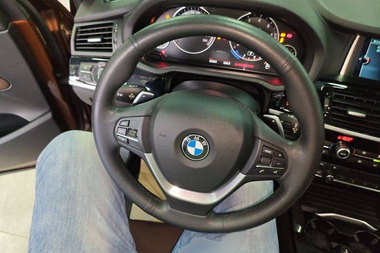 Used BMW X4 2014 xDrive20i X Design Package Steering Wheel