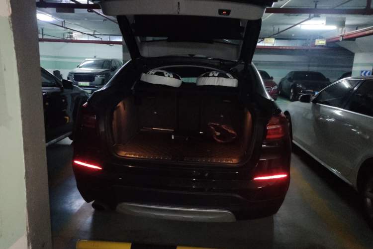 Used BMW X4 2014 xDrive20i X Design Package Trunk