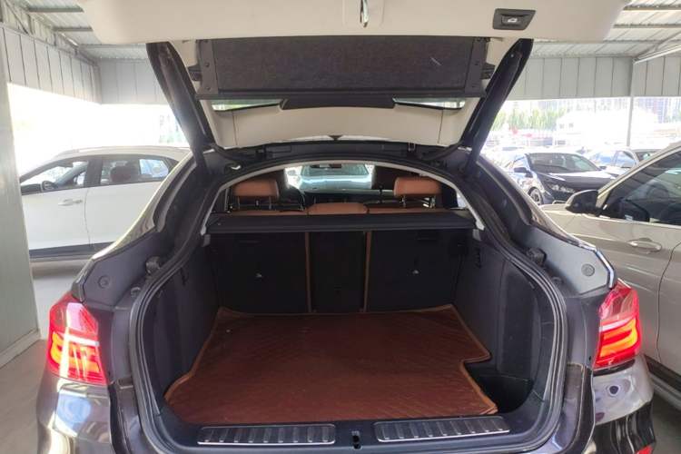 Used BMW X4 2014 xDrive20i X Design Package Trunk