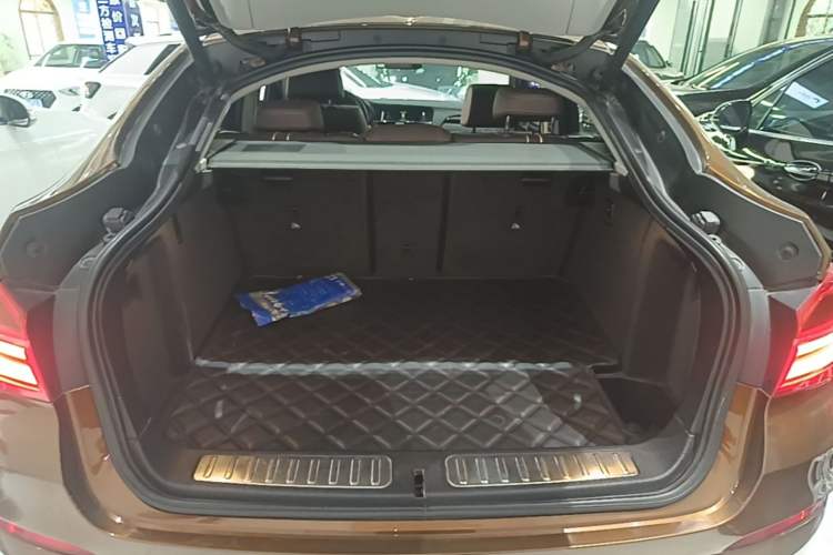 Used BMW X4 2014 xDrive20i X Design Package Trunk