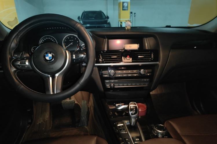 Used BMW X4 2014 xDrive28i Leading Model Center Console