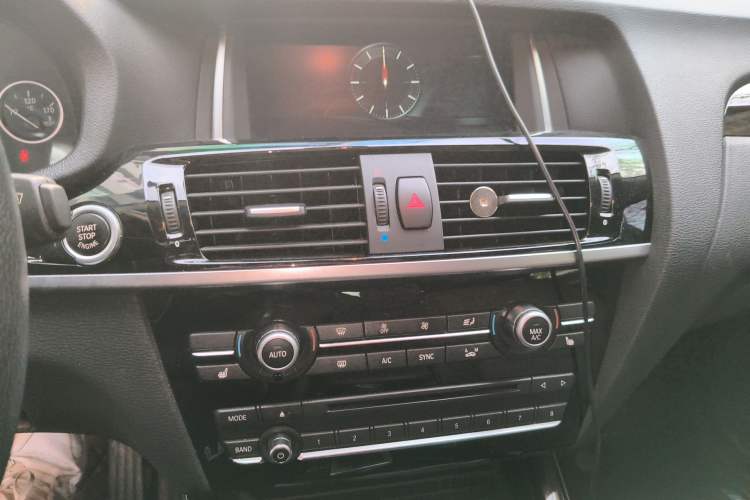 Used BMW X4 2014 xDrive20i X Design Package Audio And AC Panel