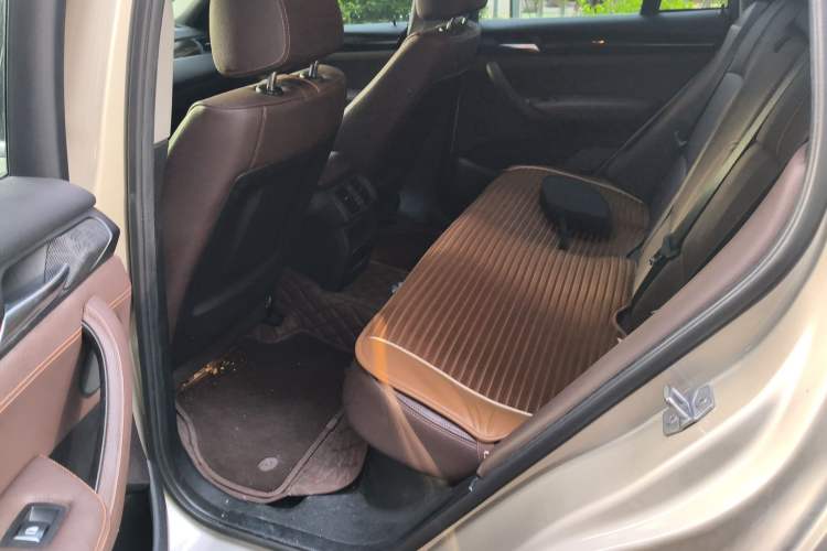 Used BMW X4 2014 xDrive20i X Design Package Interior 4