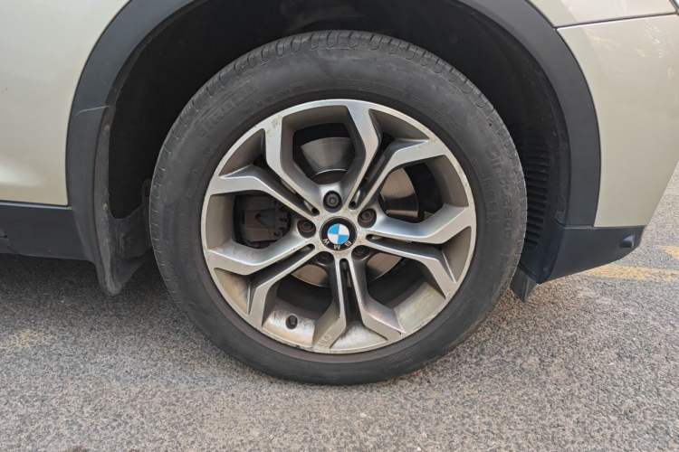 Used BMW X4 2014 xDrive20i X Design Package Right Front Wheel Hub