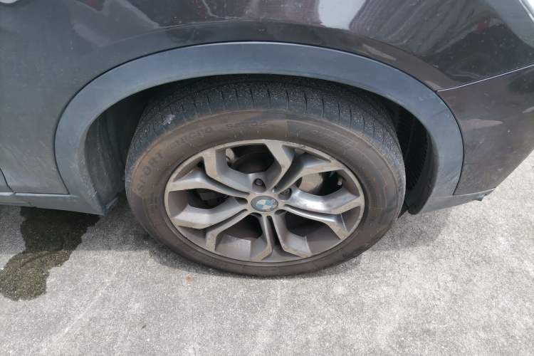 Used BMW X4 2014 xDrive20i X Design Package Right Front Wheel Hub