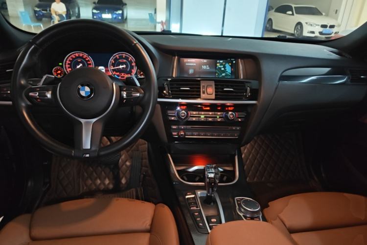 Used BMW X4 2014 xDrive35i M Sport model Center Console