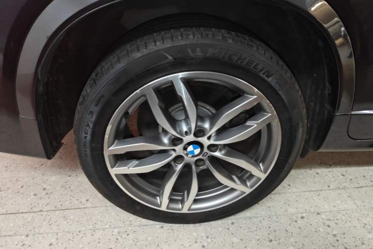 Used BMW X4 2014 xDrive35i M Sport model Right Rear Wheel Hub