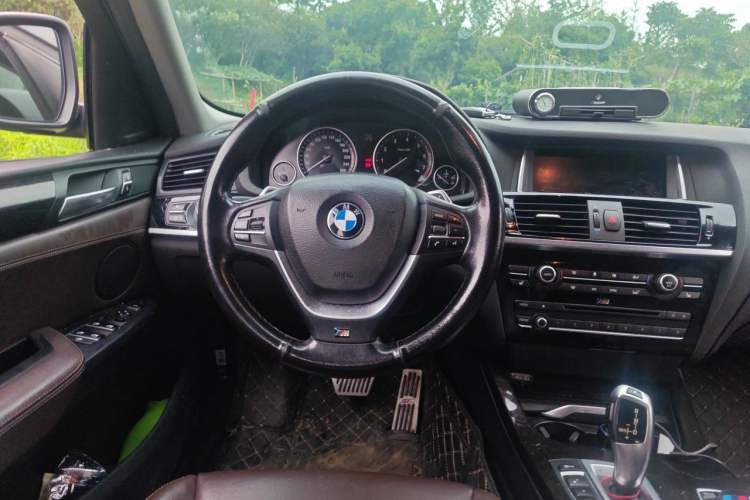 Used BMW X4 2014 xDrive20i X Design Package Steering Wheel