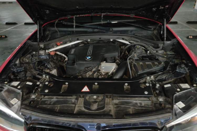 Used BMW X4 2014 xDrive28i Leading Model Engine Bay