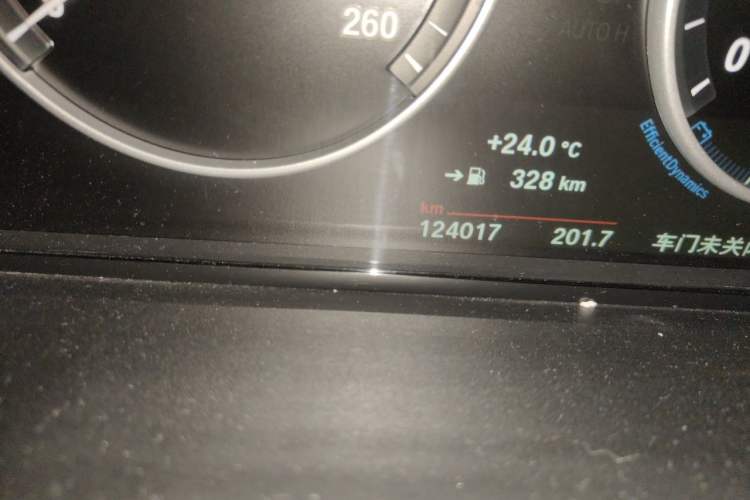 Used BMW X4 2014 xDrive28i Leading Model Odometer Close Up