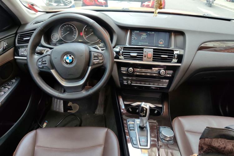 Used BMW X4 2014 xDrive20i X Design Package Center Console
