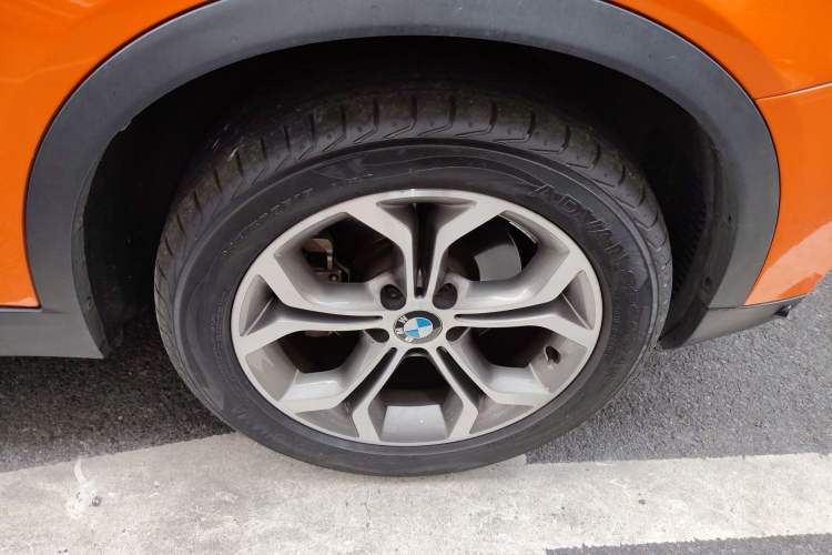 Used BMW X4 2014 xDrive20i X Design Package Right Front Wheel Hub