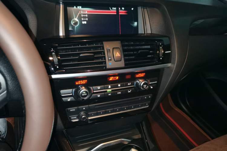 Used BMW X4 2014 xDrive20i X Design Package Audio And AC Panel