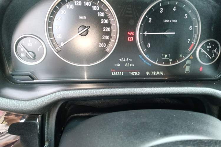 Used BMW X4 2014 xDrive20i X Design Package Odometer Close Up