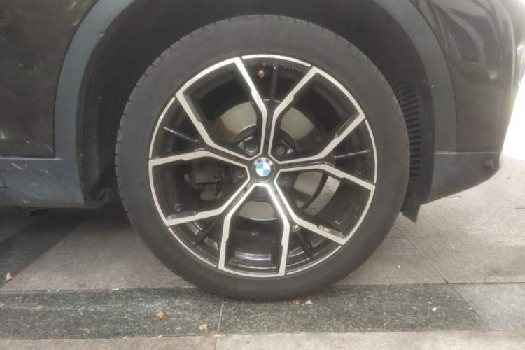 Used BMW X4 2014 xDrive20i X Design Package Right Front Wheel Hub