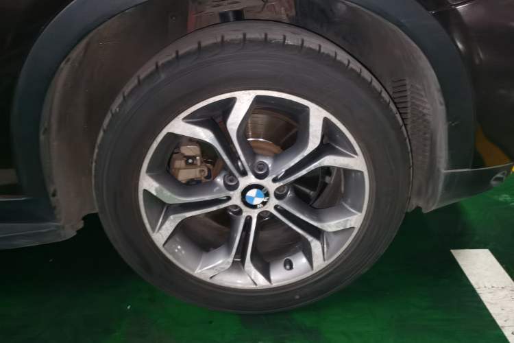 Used BMW X4 2014 xDrive20i X Design Package Right Front Wheel Hub