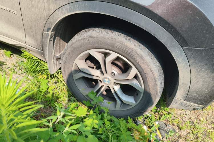 Used BMW X4 2014 xDrive20i X Design Package Right Front Wheel Hub