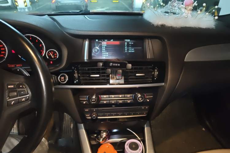 Used BMW X4 2014 xDrive35i M Sport model Audio And AC Panel