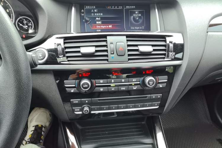 Used BMW X4 2014 xDrive20i X Design Package Audio And AC Panel