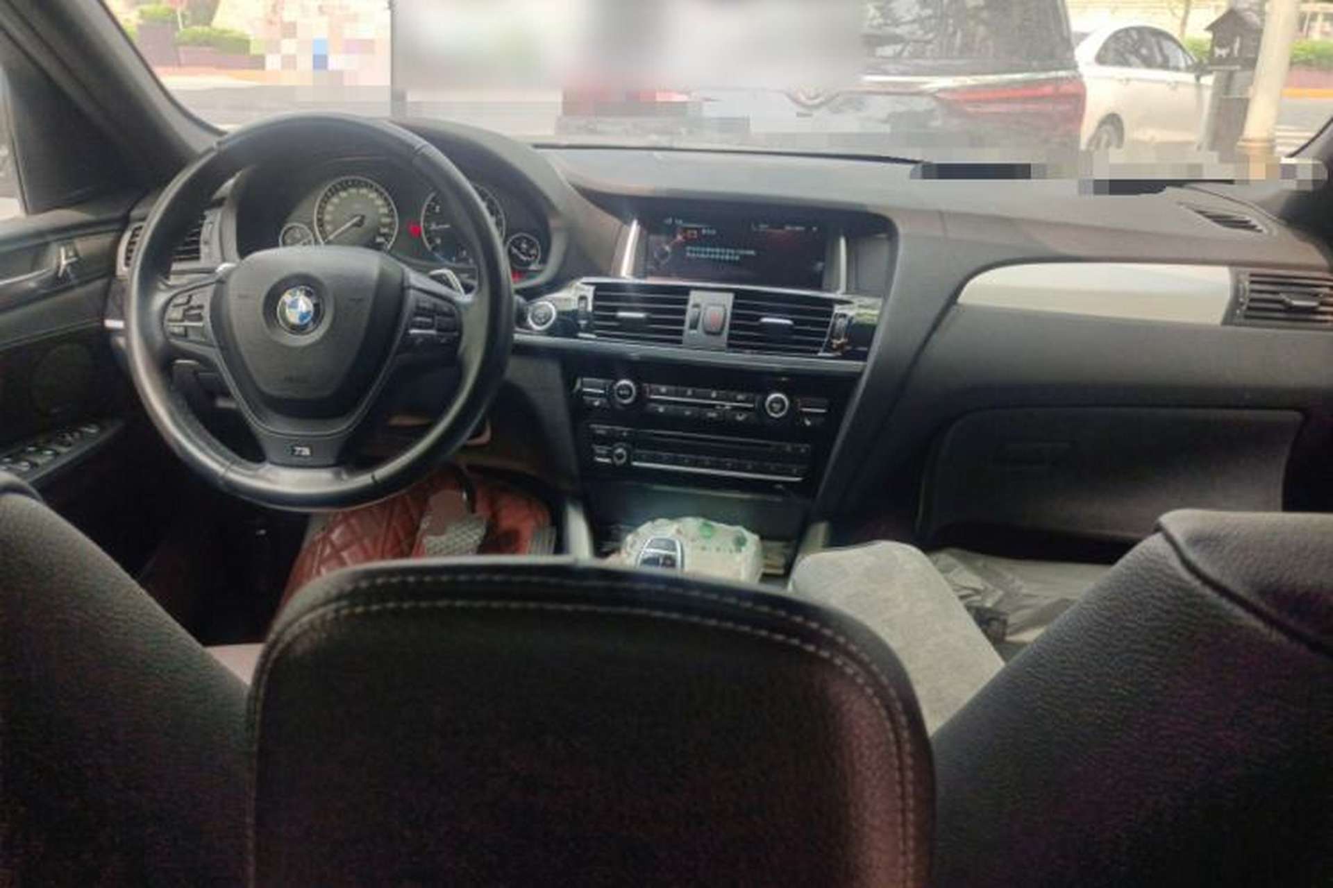 Used BMW X4 2014 xDrive35i M Sport model Center Console