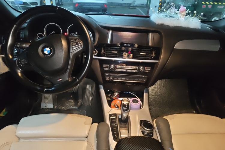 Used BMW X4 2014 xDrive35i M Sport model Center Console
