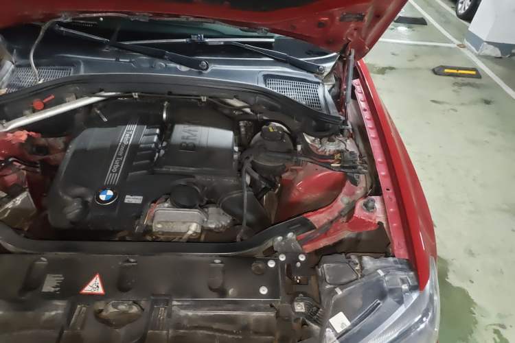 Used BMW X4 2014 xDrive35i M Sport model Engine Bay Left