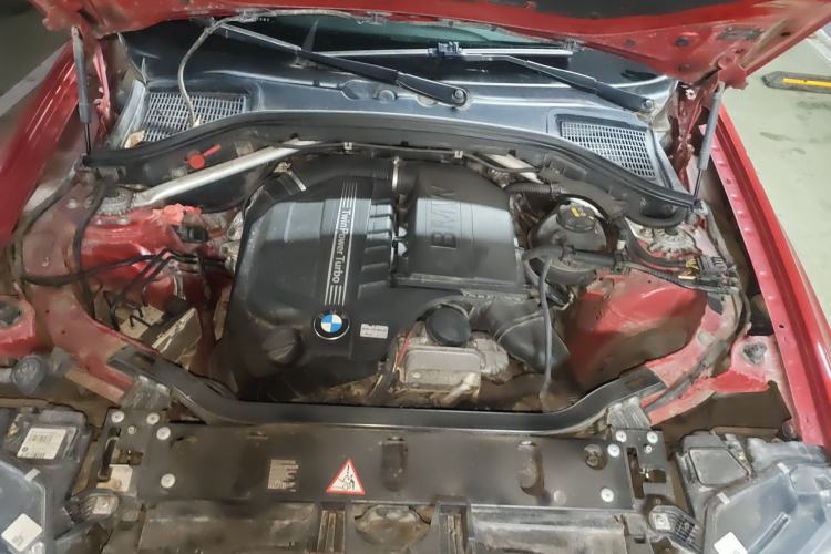 Used BMW X4 2014 xDrive35i M Sport model Engine Bay