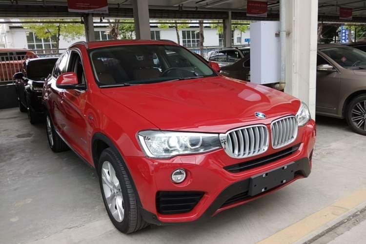 Used BMW X4 2014 xDrive28i Leading Model Front Right 45 Deg