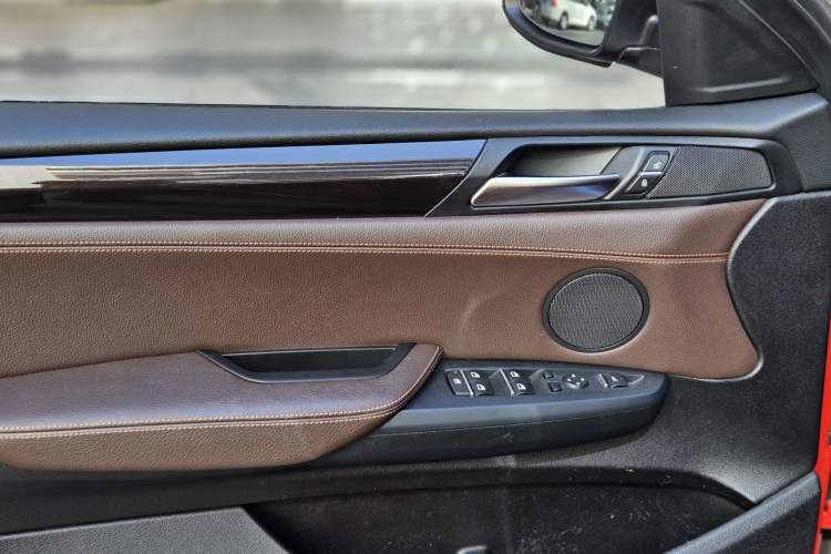 Used BMW X4 2014 xDrive20i X Design Package Interior 13