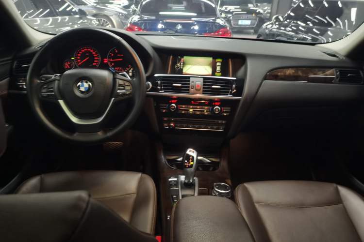 Used BMW X4 2014 xDrive20i X Design Package Interior 2
